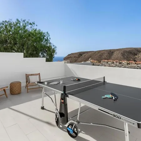 Serena Find Luxury & Serenity In Tenerife فيلة