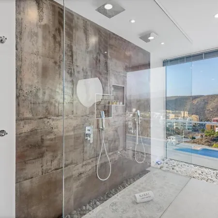 Serena Find Luxury & Serenity In Tenerife Villa *